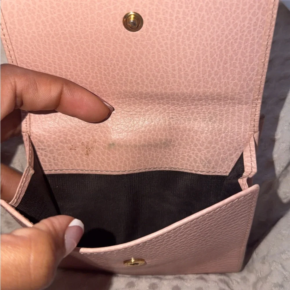 Gucci compact pink